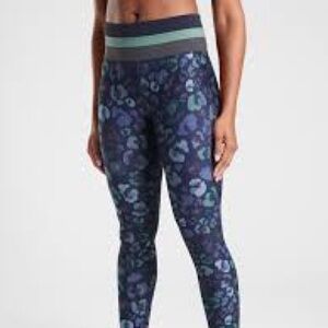 Athleta Elation Abstract 7/8 Tight